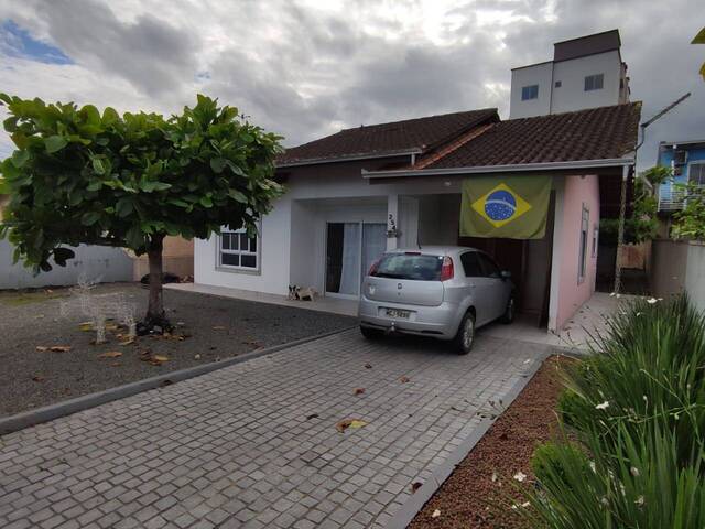 #CA0311 - Casa para Venda em Joinville - SC